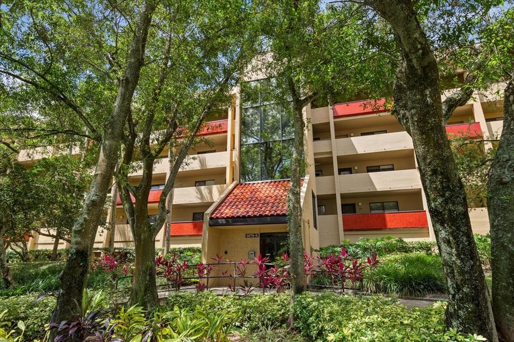 3078 EASTLAND BOULEVARD UNIT 407 CLEARWATER, FL 33761