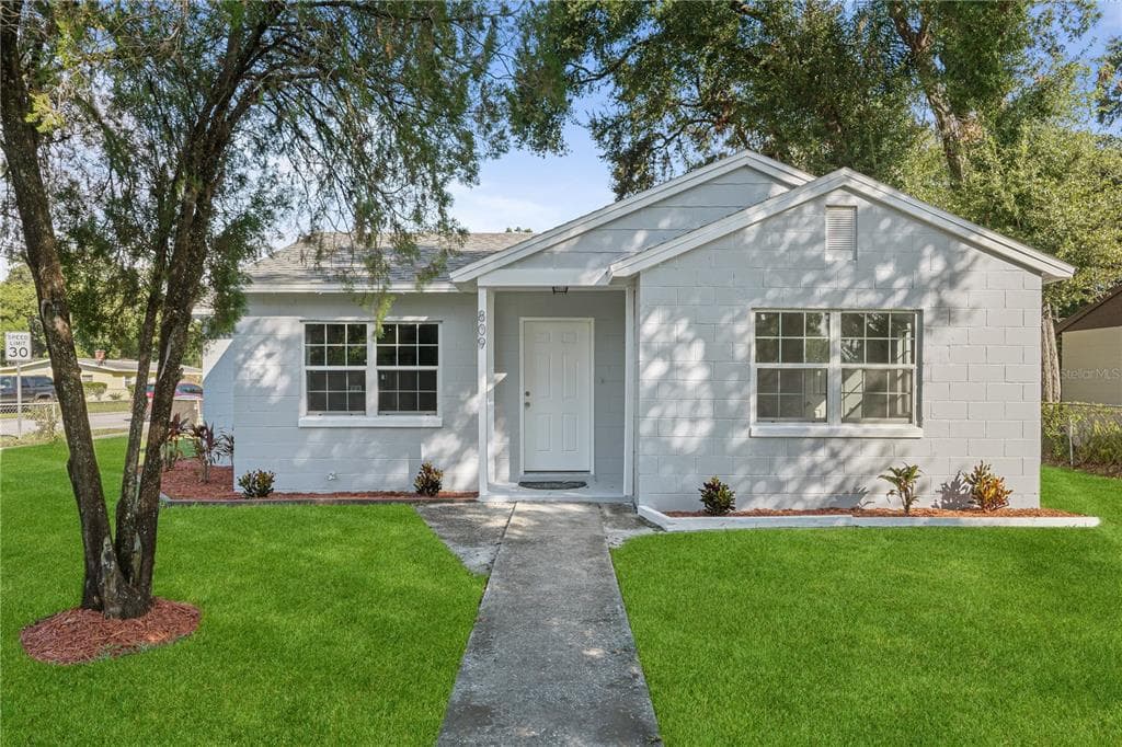 809 COLUMBIA STREET