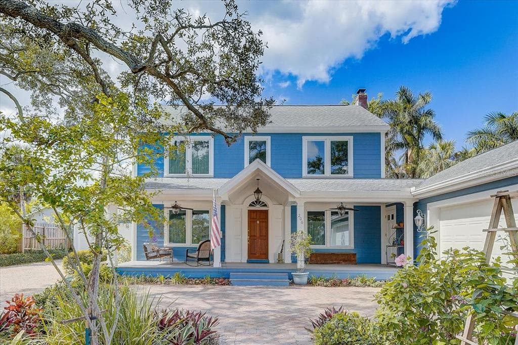 206 20TH STREET W BRADENTON, FL 34205