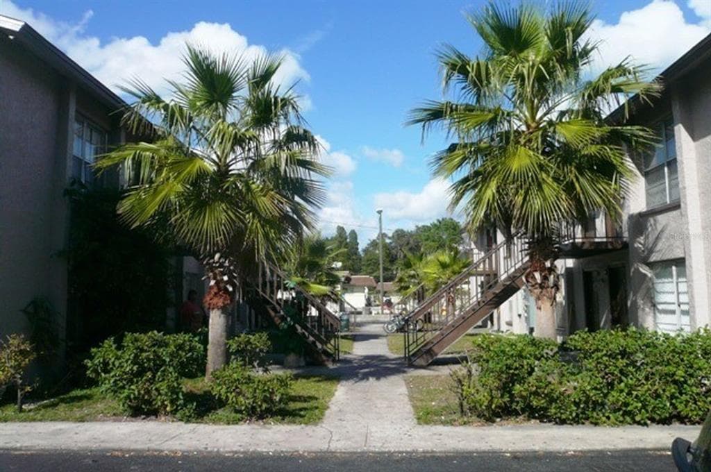 1311 BAYWATCH LOOP UNIT 204 TAMPA, FL 33612