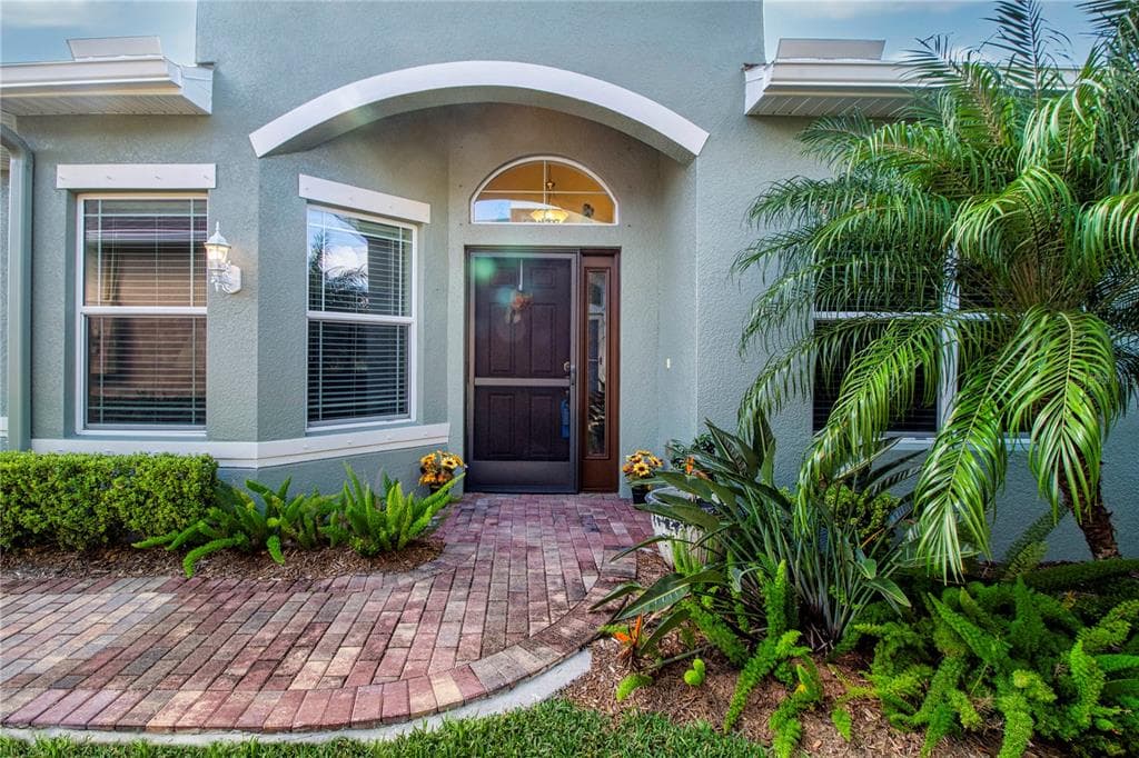 687 CHIPPER DRIVE SUN CITY CENTER, FL 33573
