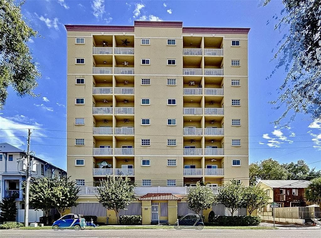 316 8TH STREET S UNIT 103 ST PETERSBURG, FL 33701