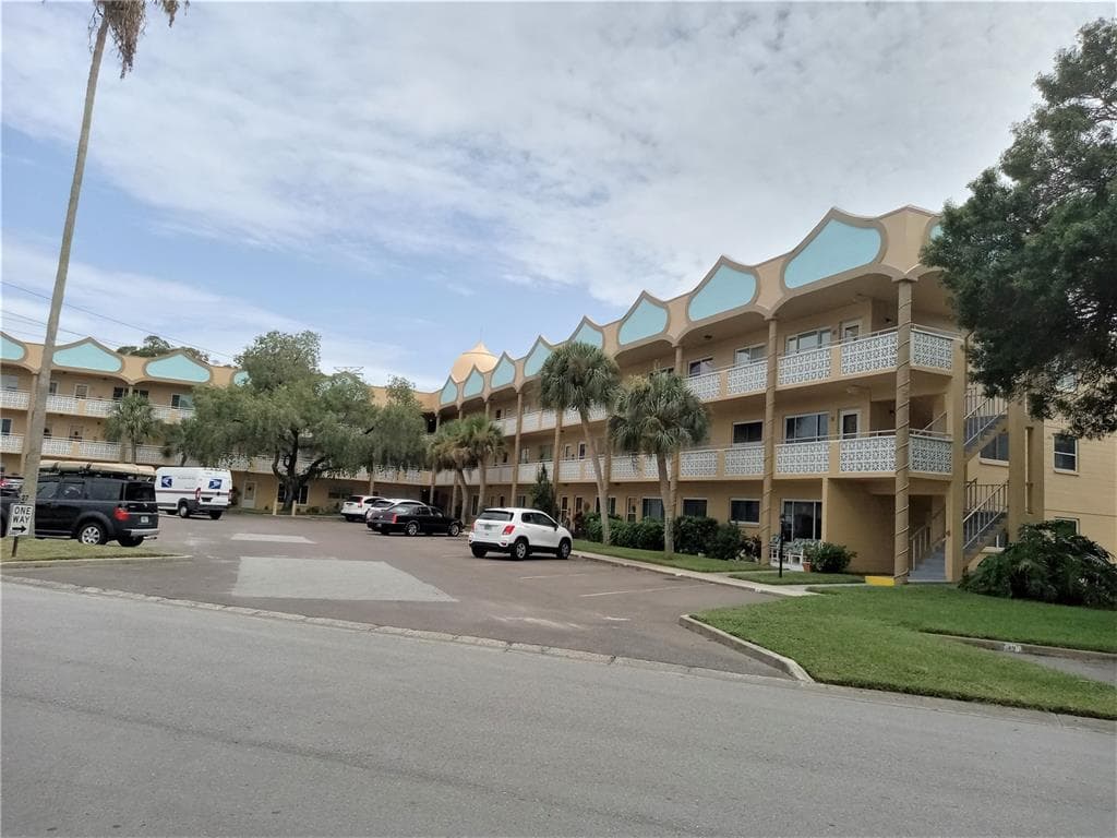 2467 FINLANDIA LANE UNIT 17 CLEARWATER, FL 33763