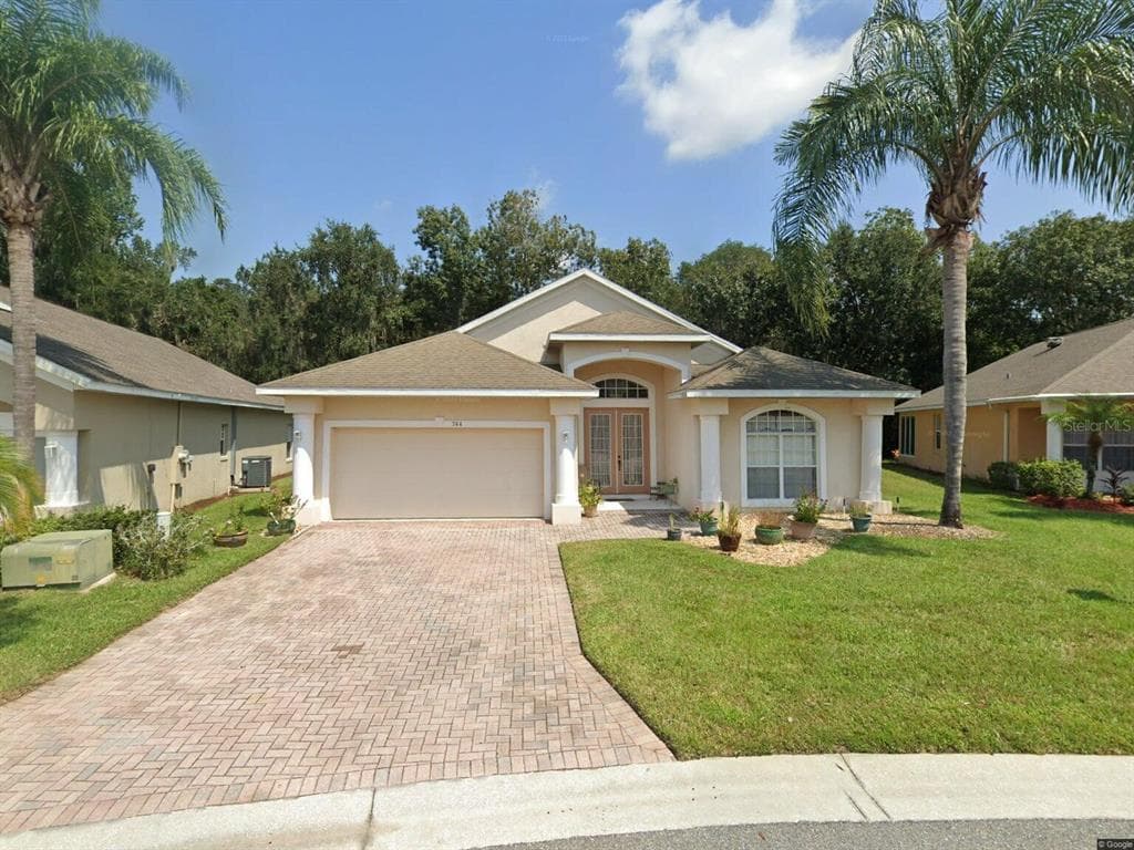 744 VISTA OAKS WAY