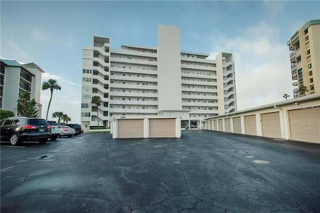 7000 BEACH PLAZA UNIT 305 ST PETE BEACH, FL 33706
