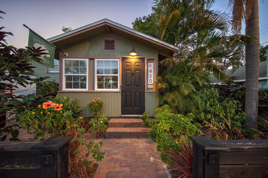 410 24TH STREET N ST PETERSBURG, FL 33713