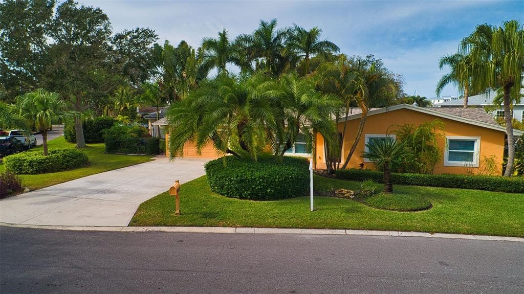 1872 CLEARWATER HARBOR DRIVE LARGO, FL 33770