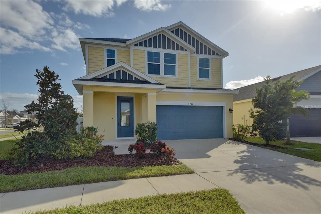 5702 SILVER SUN DRIVE