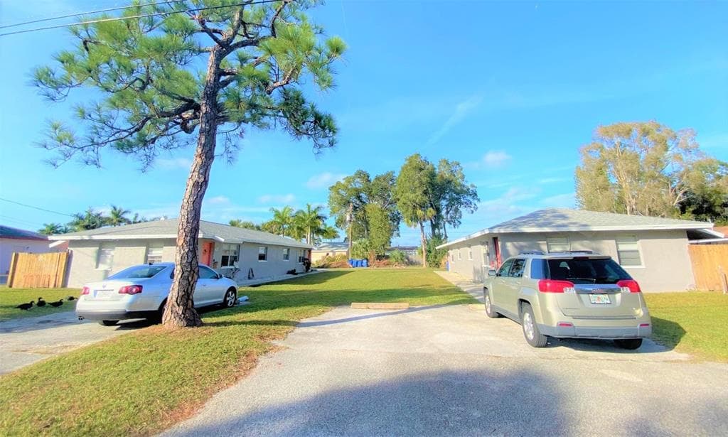 375 & 359 50TH AVENUE N UNIT 1,2,3,4 ST PETERSBURG, FL 33703
