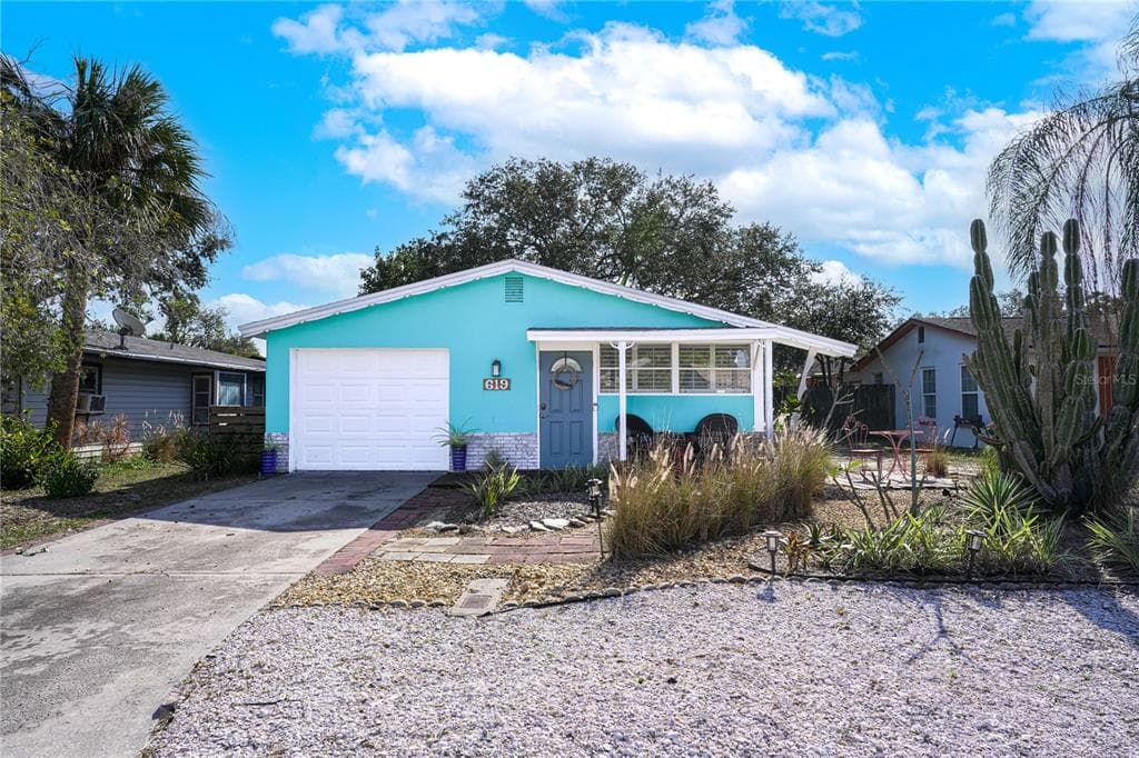 619 HOLLY COURT DUNEDIN, FL 34698