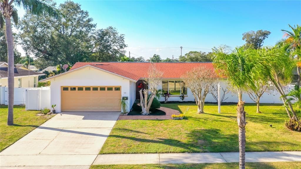 6214 IMPERIAL KEY TAMPA, FL 33615