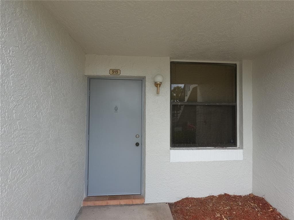 2049 SKIMMER COURT W UNIT 313