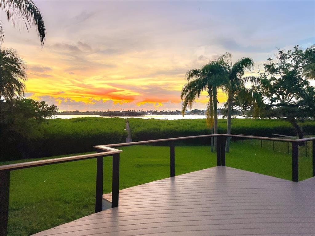 12804 HARBORWOOD DRIVE LARGO, FL 33774