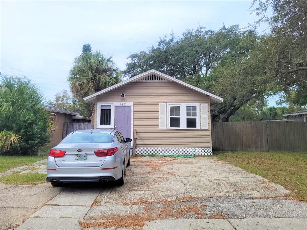1635 43RD STREET S ST PETERSBURG, FL 33711