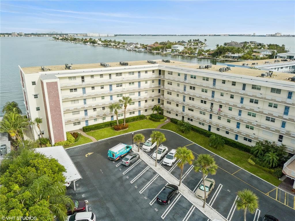 5575 GULF BOULEVARD UNIT 334 ST PETE BEACH, FL 33706