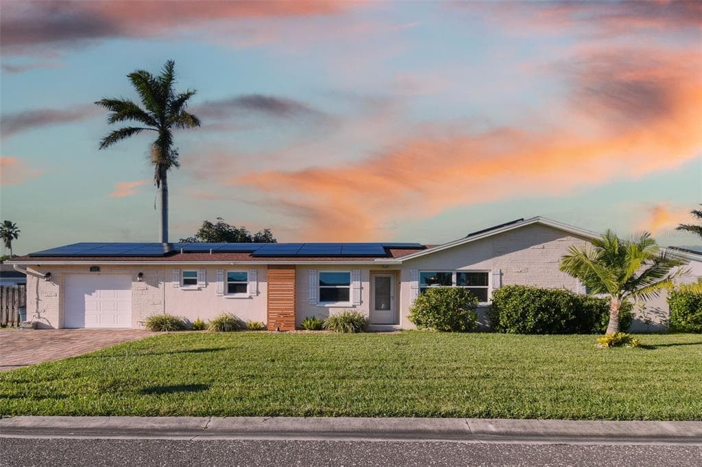 242 176TH AVENUE E REDINGTON SHORES, FL 33708
