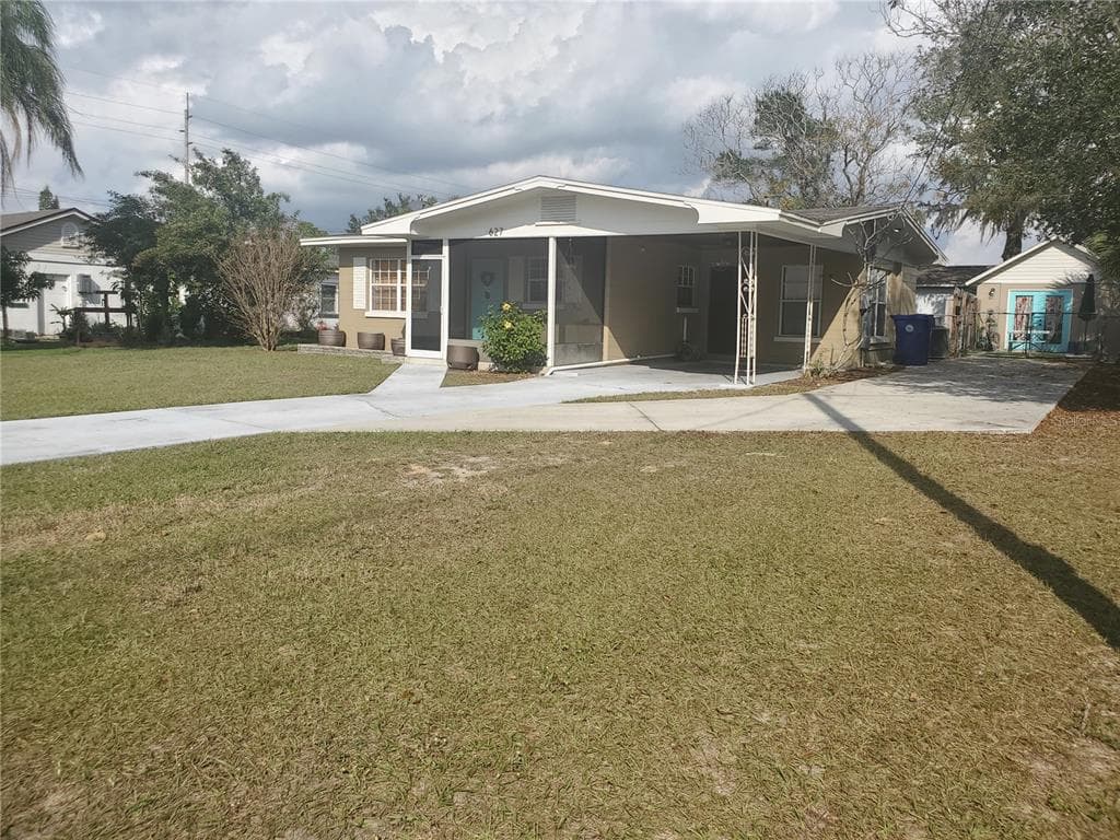 627 E BROOKINS AVENUE EAGLE LAKE, FL 33839