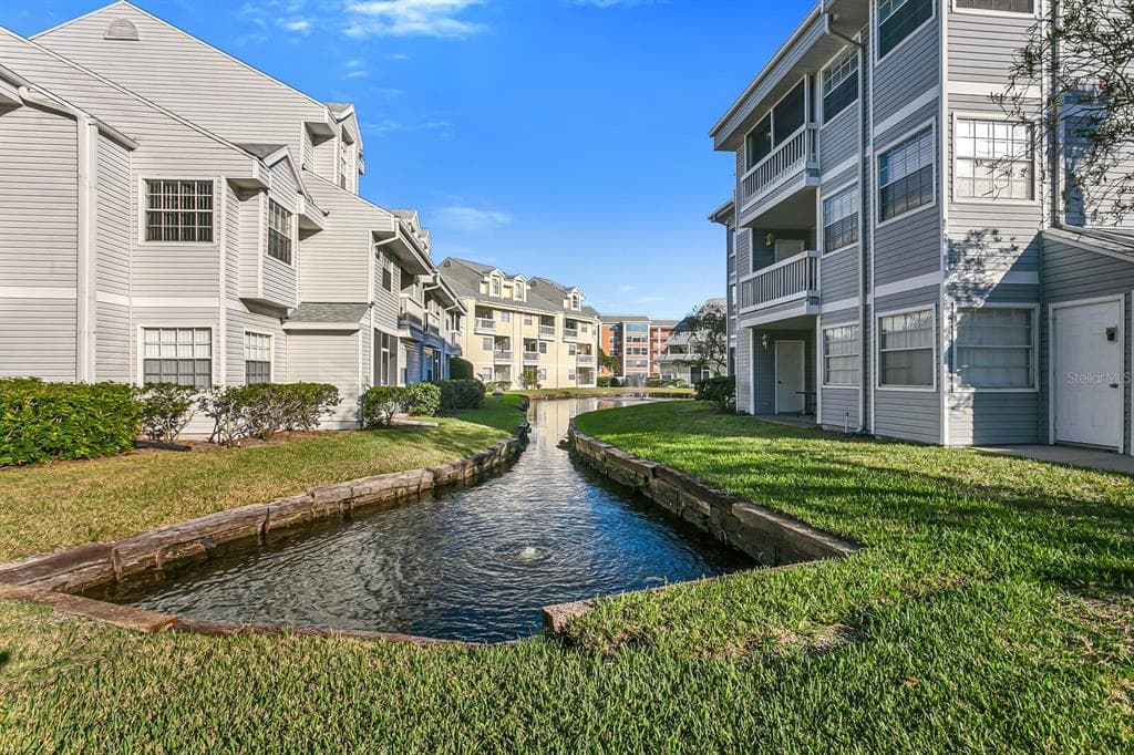 6924 STONES THROW CIRCLE N UNIT 8301 ST PETERSBURG, FL 33710