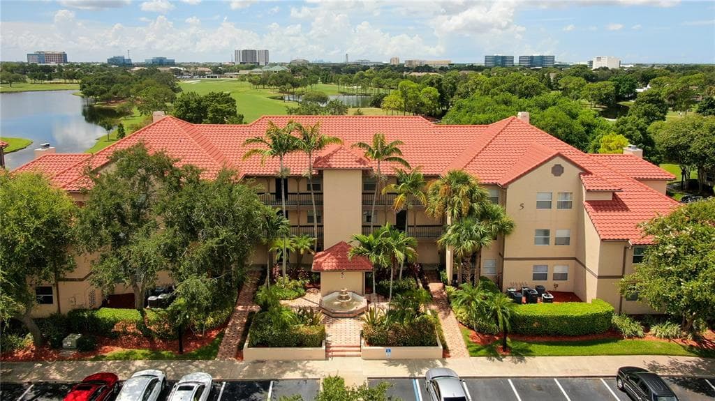 2400 FEATHER SOUND DRIVE UNIT 518 CLEARWATER, FL 33762