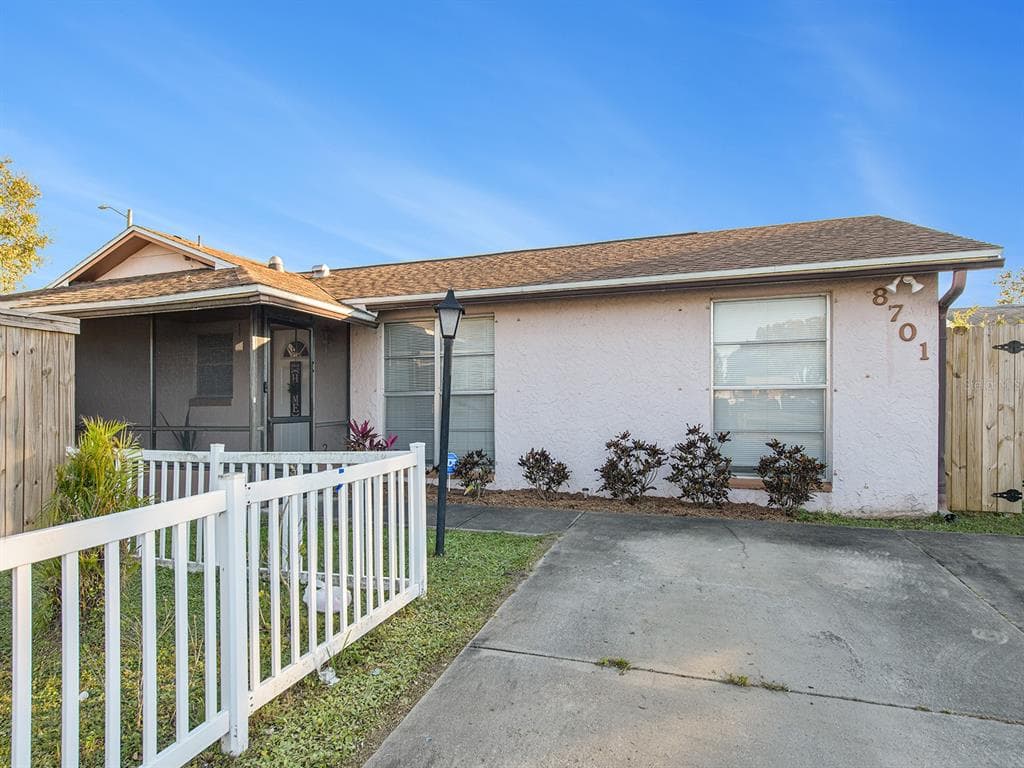 8701 ALBION COURT TAMPA, FL 33634