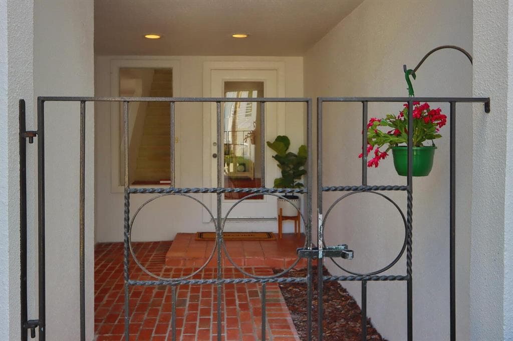 2945 W KNIGHTS AVENUE UNIT 2945