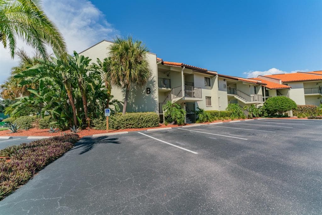 1515 PINELLAS BAYWAY S UNIT 22 TIERRA VERDE, FL 33715