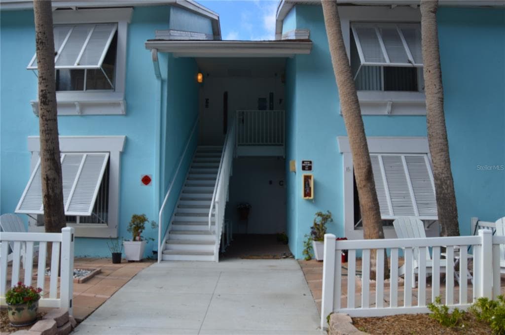 3585 41ST WAY S UNIT E ST PETERSBURG, FL 33711