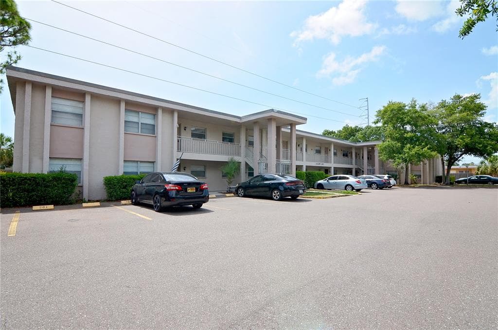 900 70TH STREET N UNIT 204 ST PETERSBURG, FL 33710