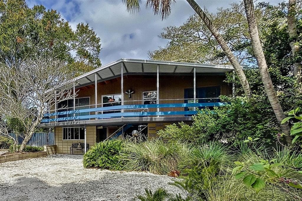 749 S 69TH AVENUE S ST PETERSBURG, FL 33705
