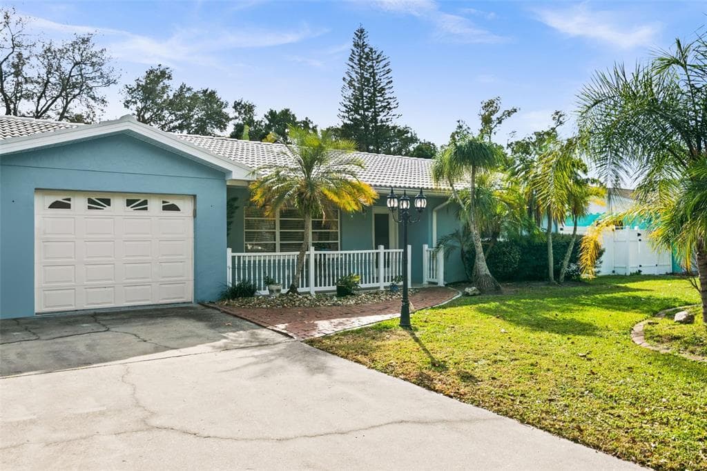 11210 CHEROKEE DRIVE ST PETERSBURG, FL 33708