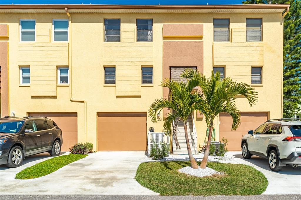 314 WINDRUSH BOULEVARD UNIT 13 INDIAN ROCKS BEACH, FL 33785