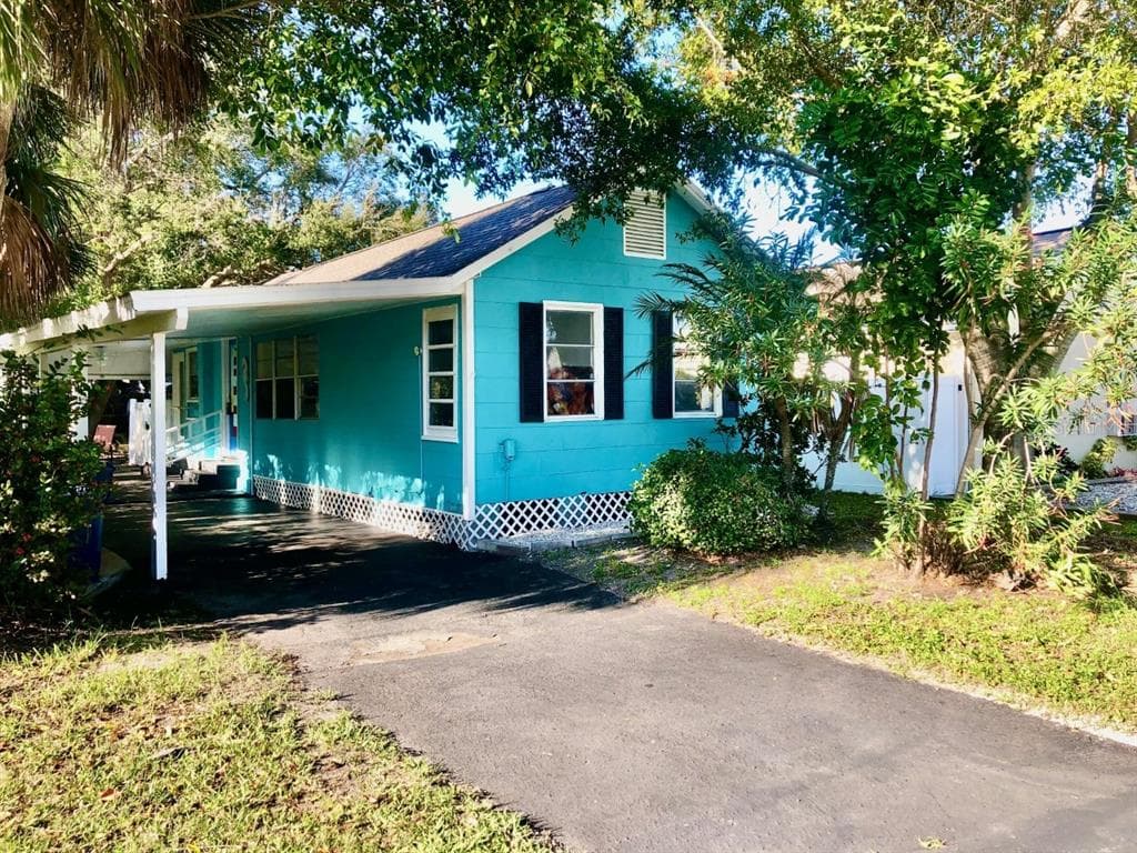 13226 3RD STREET E MADEIRA BEACH, FL 33708