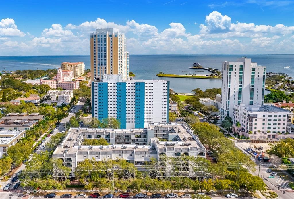 105 4TH AVENUE NE UNIT 212 ST PETERSBURG, FL 33701