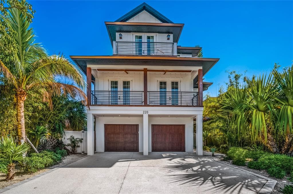 220 COOLIDGE DRIVE SARASOTA, FL 34236