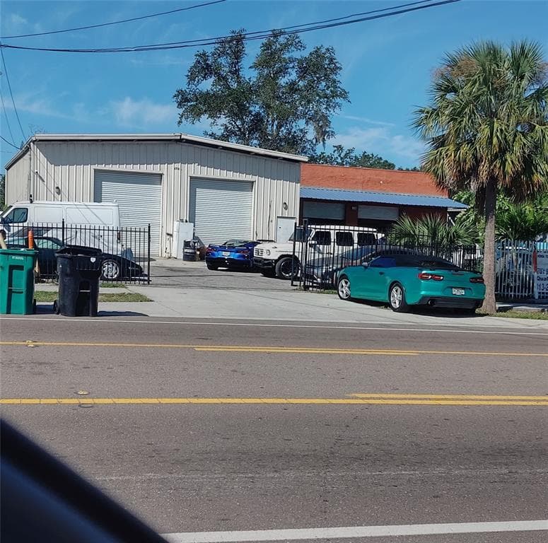 4706 N LOIS AVENUE UNIT B TAMPA, FL 33614