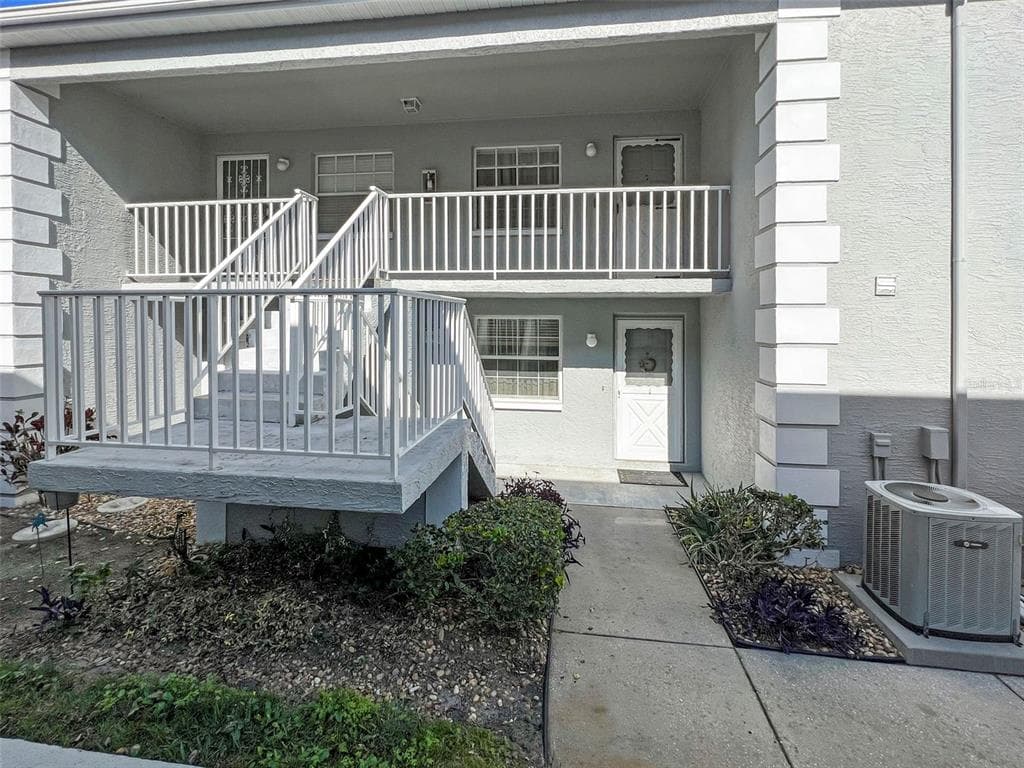 12141 SPARTAN WAY UNIT 101 HUDSON, FL 34667