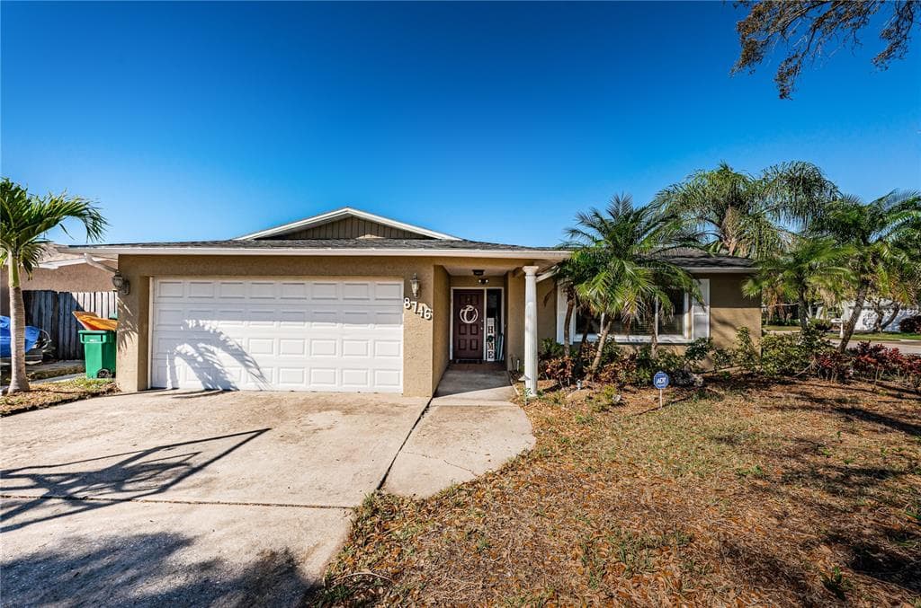 8746 LEONA STREET SEMINOLE, FL 33772