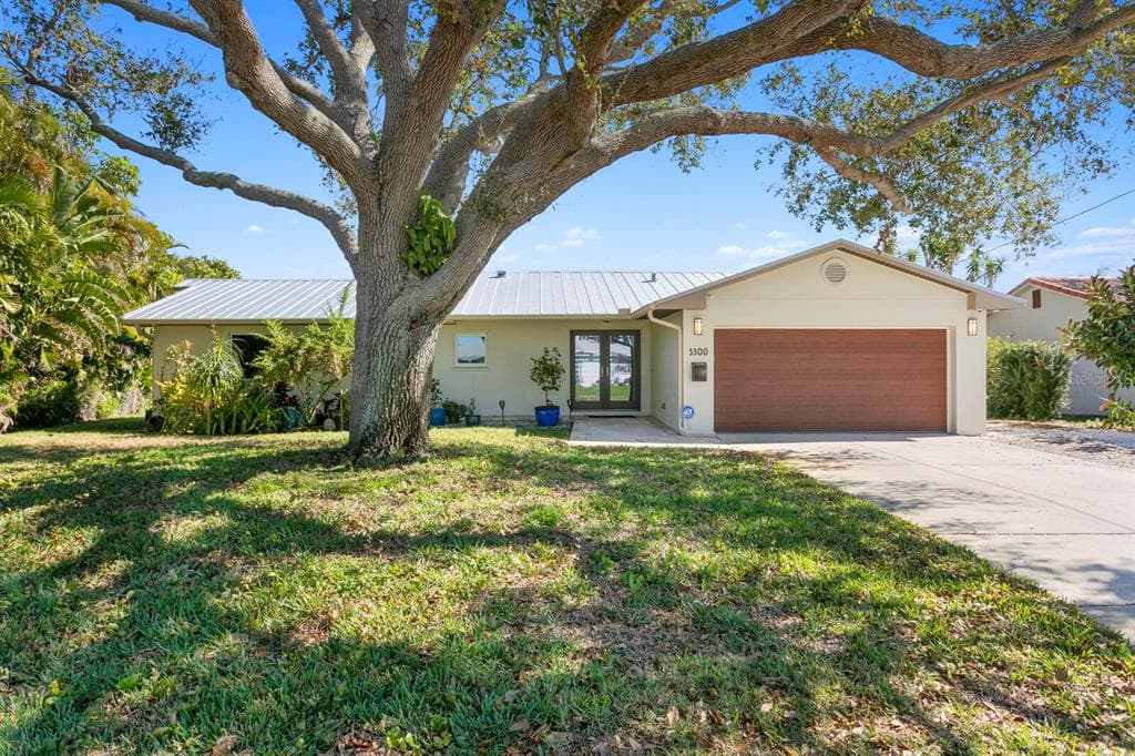 3300 COQUINA KEY DRIVE SE