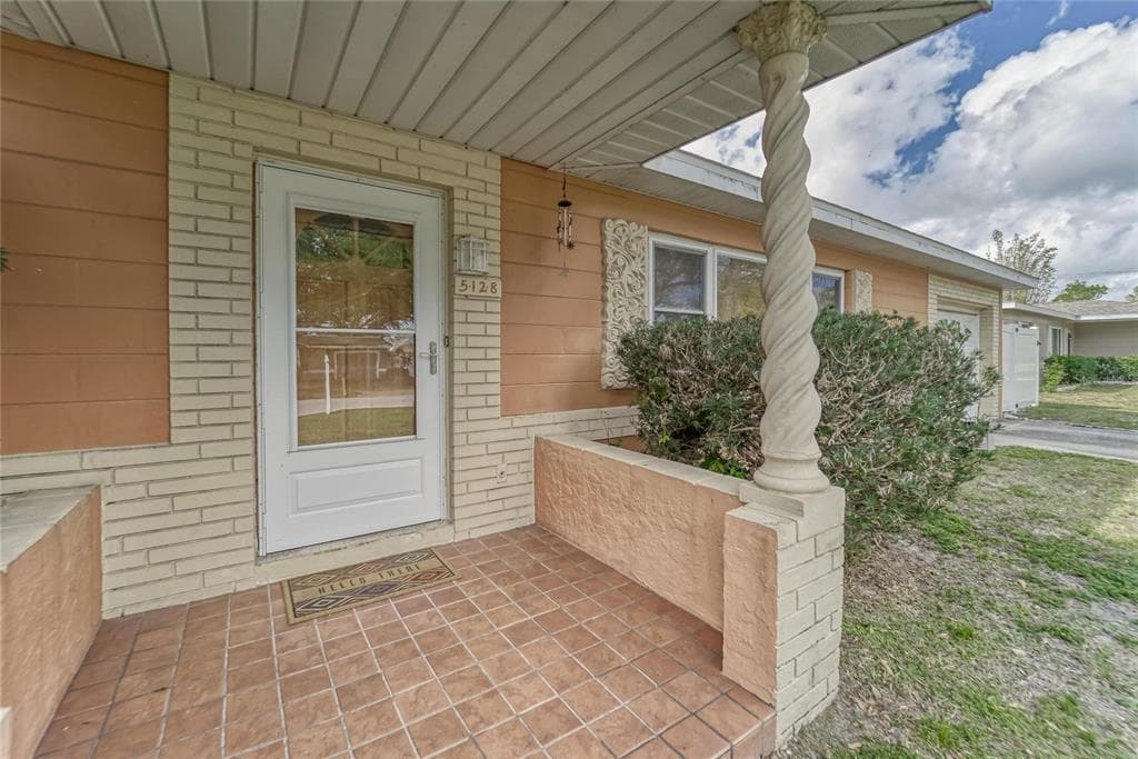 5128 61ST LANE N KENNETH CITY, FL 33709
