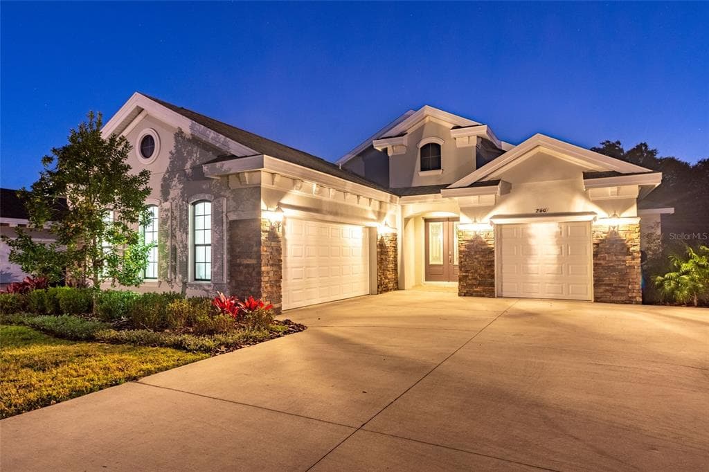 260 LESLEY LANE OLDSMAR, FL 34677