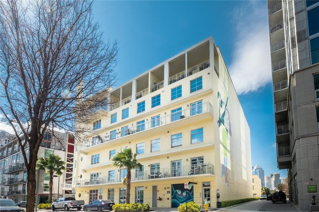 1212 E WHITING STREET UNIT 401 TAMPA, FL 33602