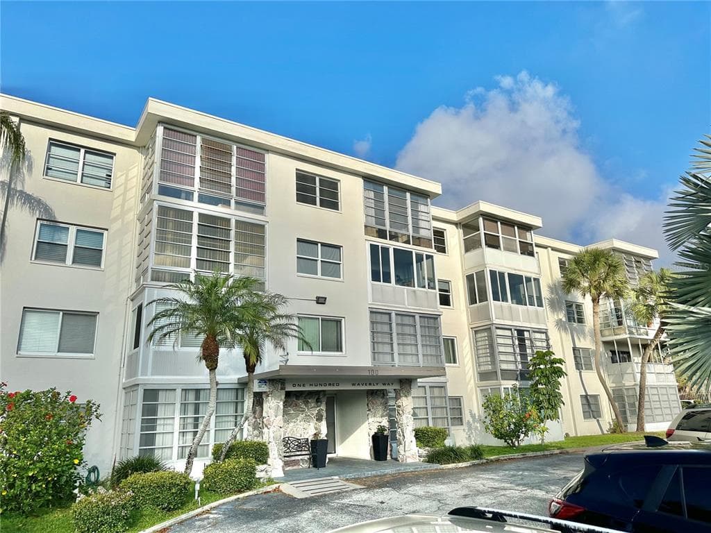 100 WAVERLY WAY UNIT 306 CLEARWATER, FL 33756