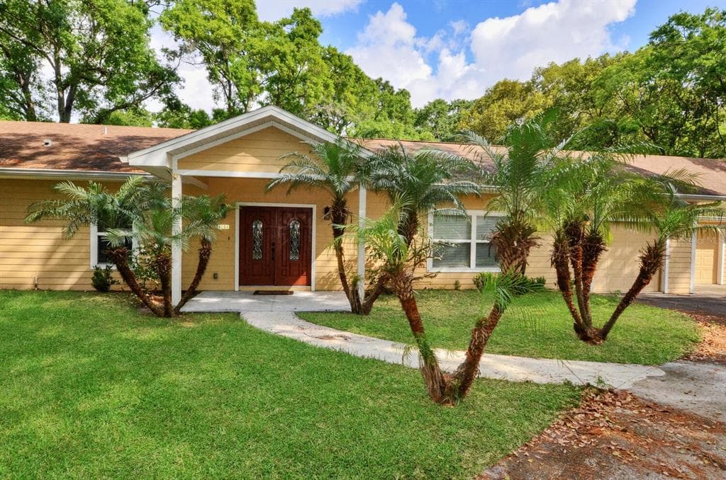 4106 HUDSON LANE TAMPA, FL 33618