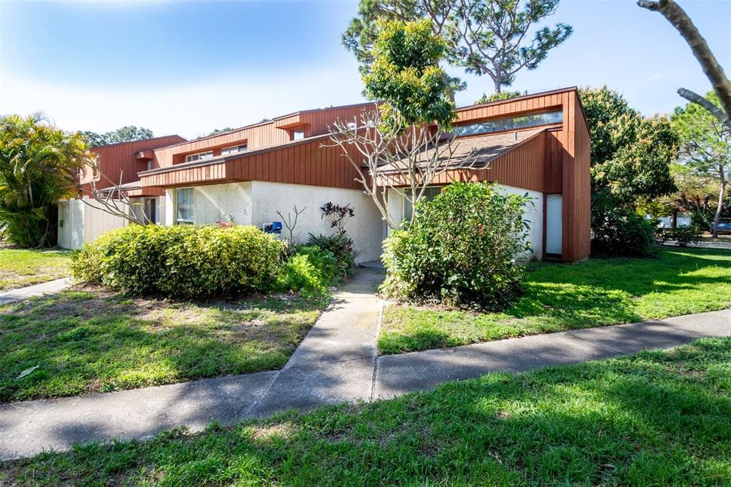 2056 SUNSET POINT ROAD UNIT 21