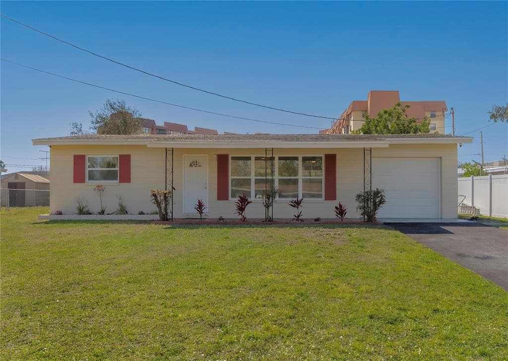 10950 VALENCIA TERRACE SEMINOLE, FL 33772