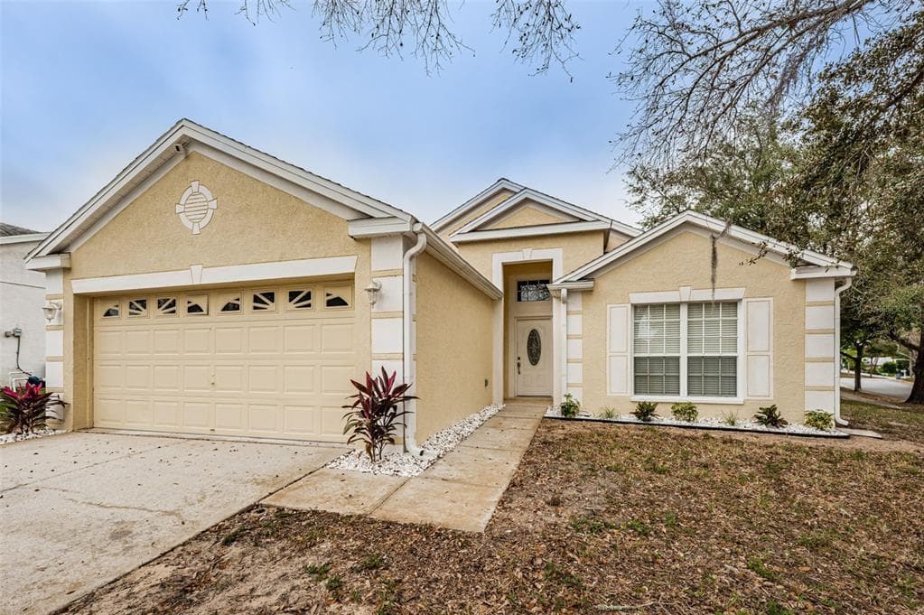 1740 HUNTER LANE TARPON SPRINGS, FL 34689