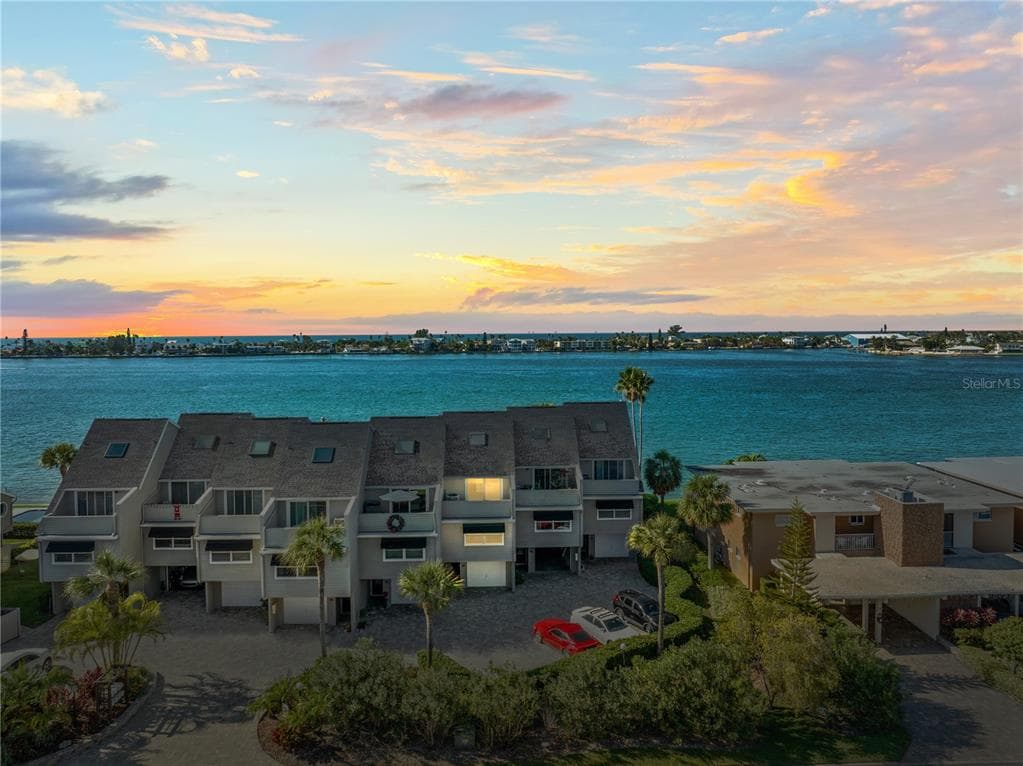360 8TH AVENUE N UNIT 2 TIERRA VERDE, FL 33715