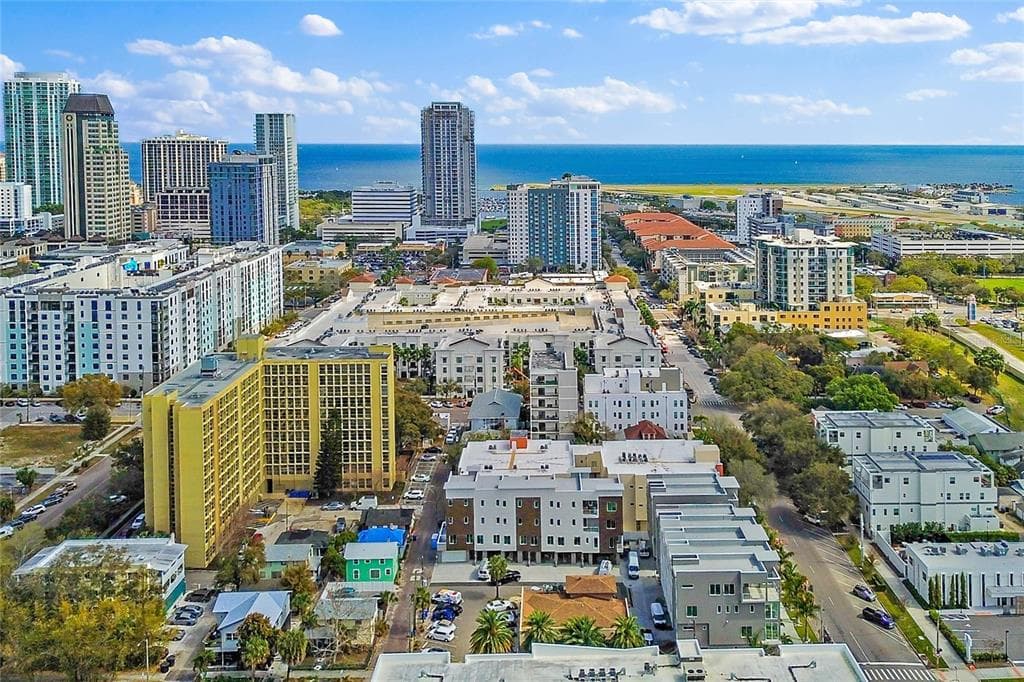 341 5TH STREET S UNIT 4 ST PETERSBURG, FL 33701