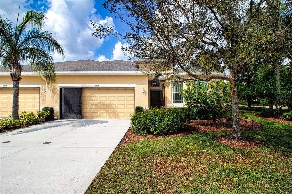 2405 NOTTINGHAM GREENS DRIVE UNIT 01 SUN CITY CENTER, FL 33573