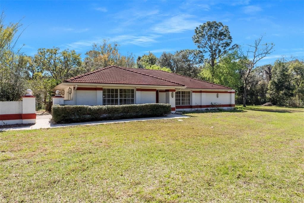 10704 WOODLAND DRIVE